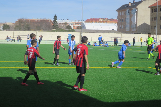 La cantera blanquiazul de EFB Jesús de la Ossa se enfrenta a un fin de semana competitivo en Cabanillas del Campo