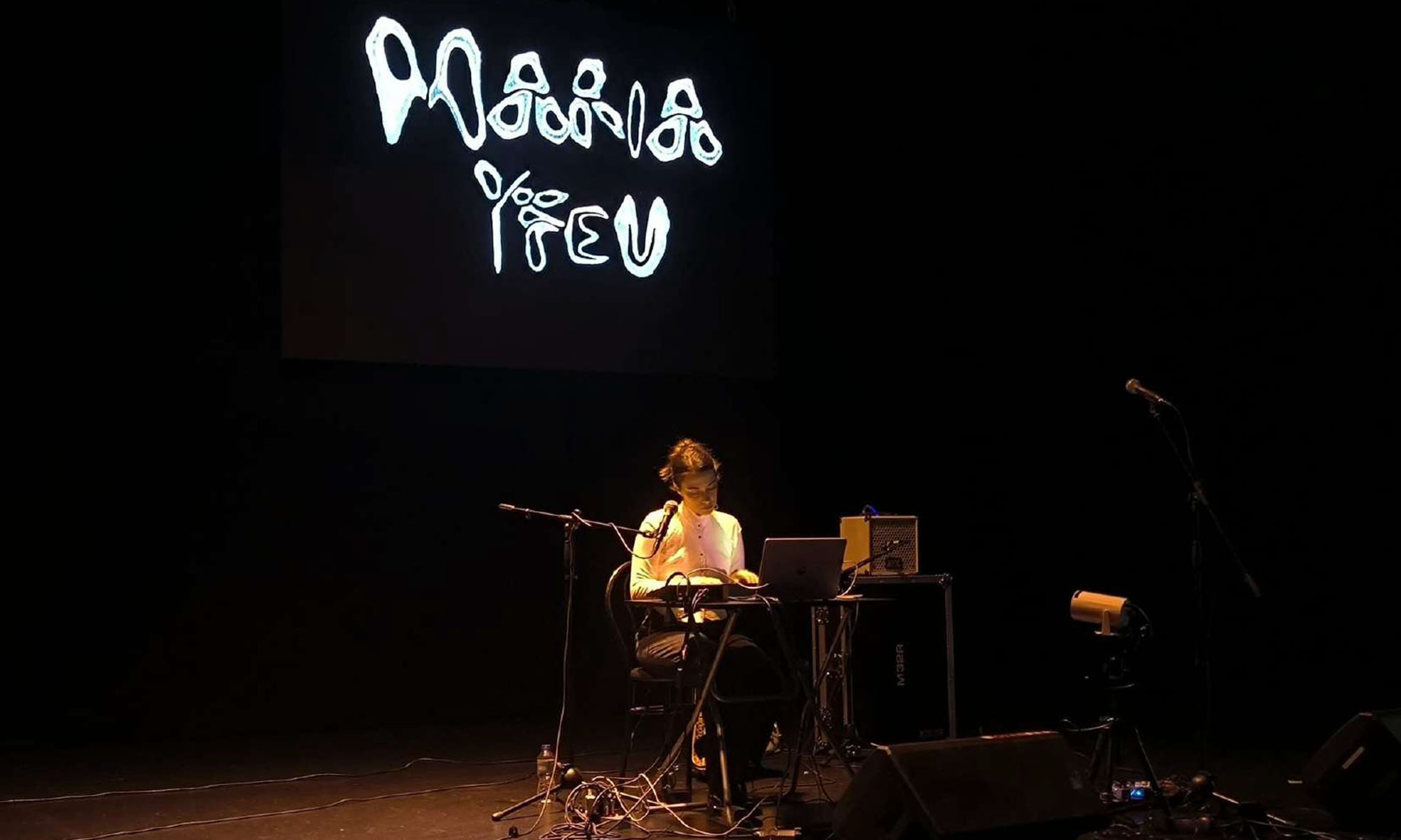María Yfeu deslumbra en la segunda noche acústica de 2026 en Cabanillas del Campo