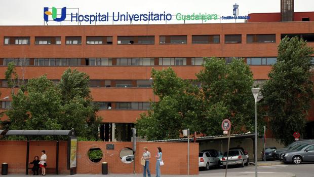 Tres heridos por inhalación de humo en incendio en la calle Gabriela Mistral, Guadalajara