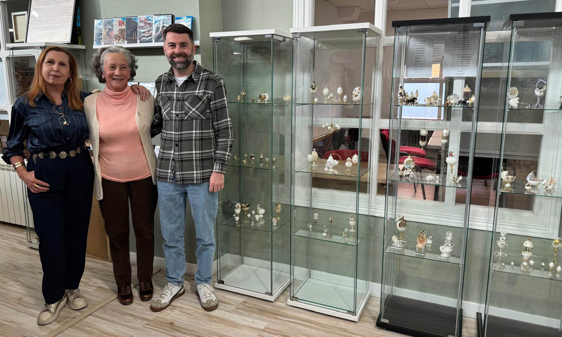 Exposición en Cabanillas del Campo destaca el arte en miniatura sobre cascarón de huevo