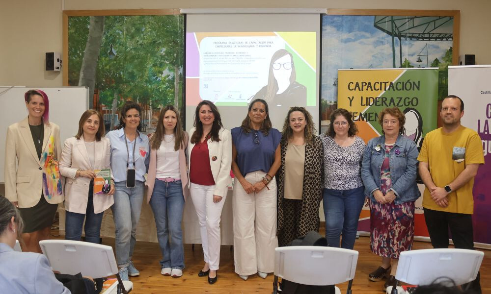 Empresarias de Cabanillas se forman en LinkedIn para potenciar su visibilidad y oportunidades
