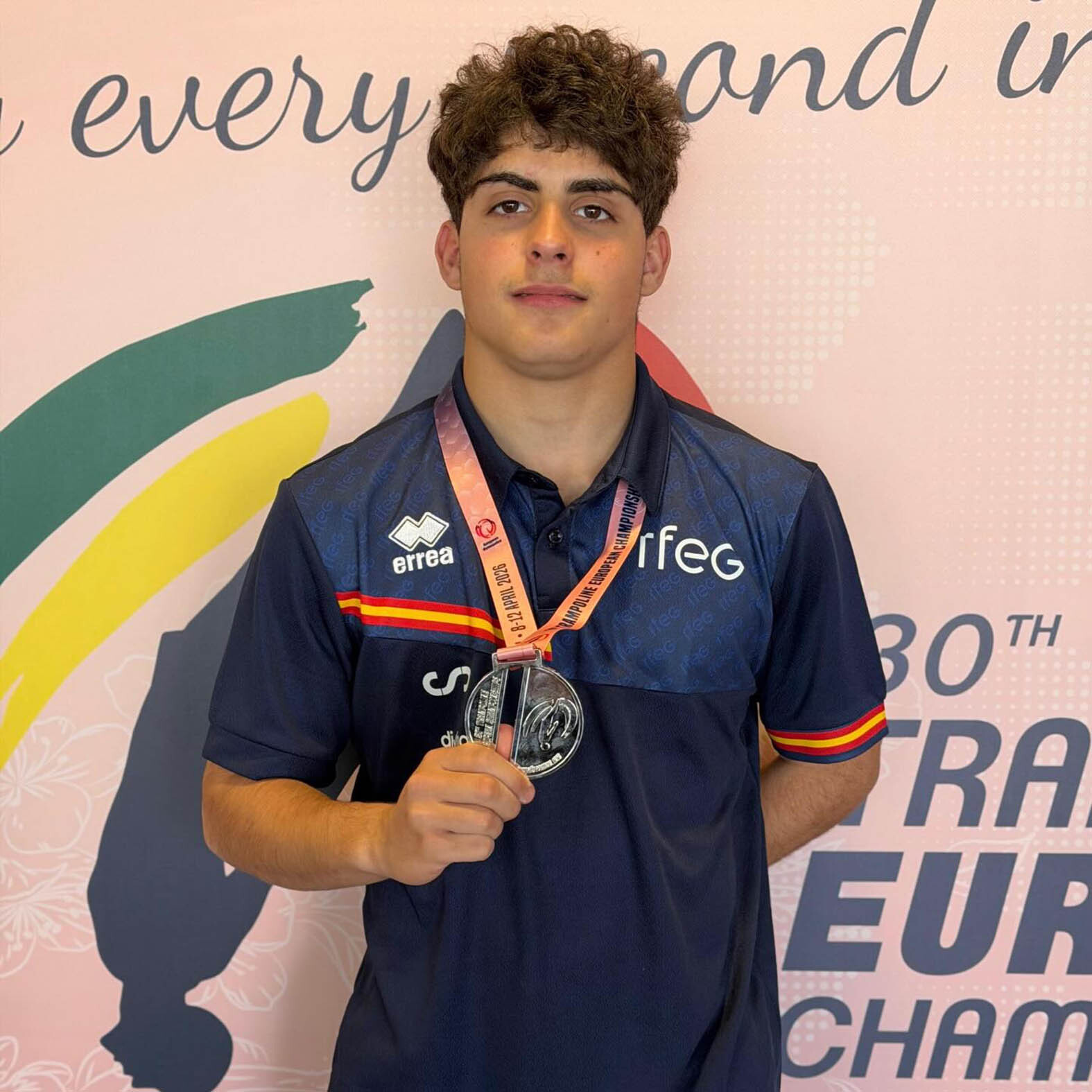Manu Oliva conquista dos medallas para Cabanillas en el Europeo de Gimnasia de Trampolín