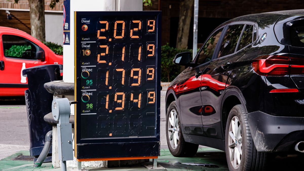 Baja el precio de la gasolina en Cabanillas del Campo mientras el diésel sube ligeramente