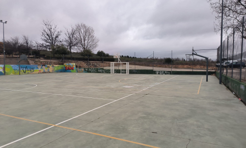 Cabanillas destina casi 18.000 euros para reforzar la seguridad en pistas deportivas de la calle Senda de los Pobres