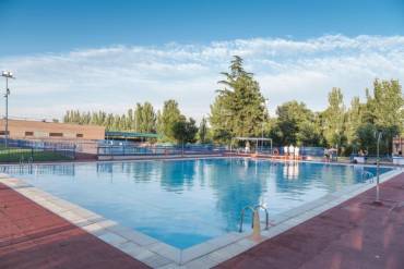 Cabanillas del Campo, ejemplo en accesibilidad en piscinas ante la exclusión de Azuqueca