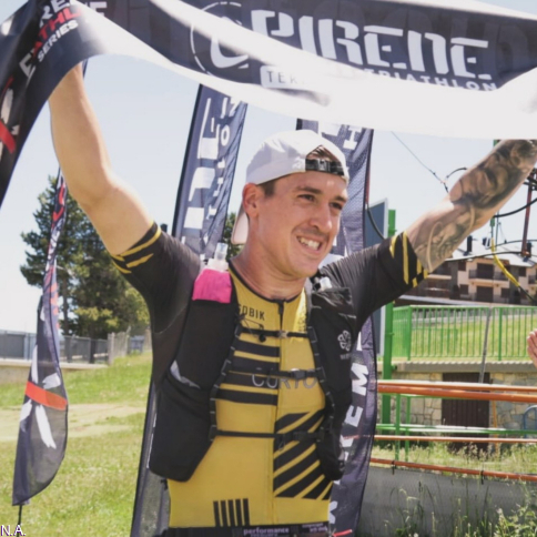 Sergio Curto lleva el nombre de Cabanillas a la cima del triatlón extremo