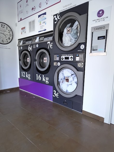LAVAMAC CENTRO: Nueva lavandería eficiente en el corazón de Cabanillas del Campo